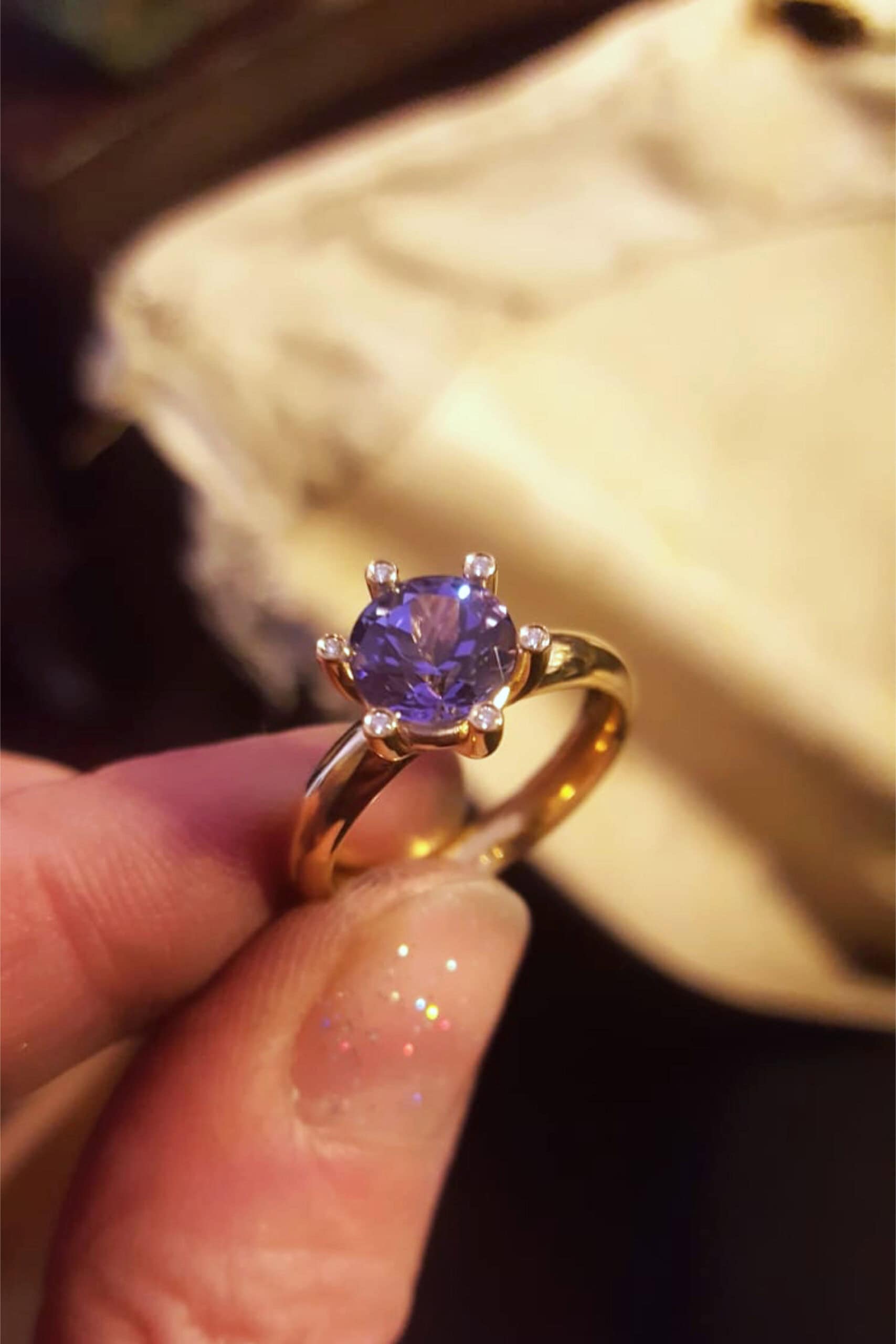 Beratung Verlobungsringe in Köln-Ehrenfeld – Ringprofile live erleben