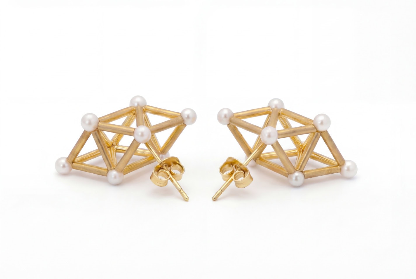 Ohrstecker 750 Gold mit Süßwasserperlen Schmuckserie Himmeli Grote contraste Goldschmiede Köln