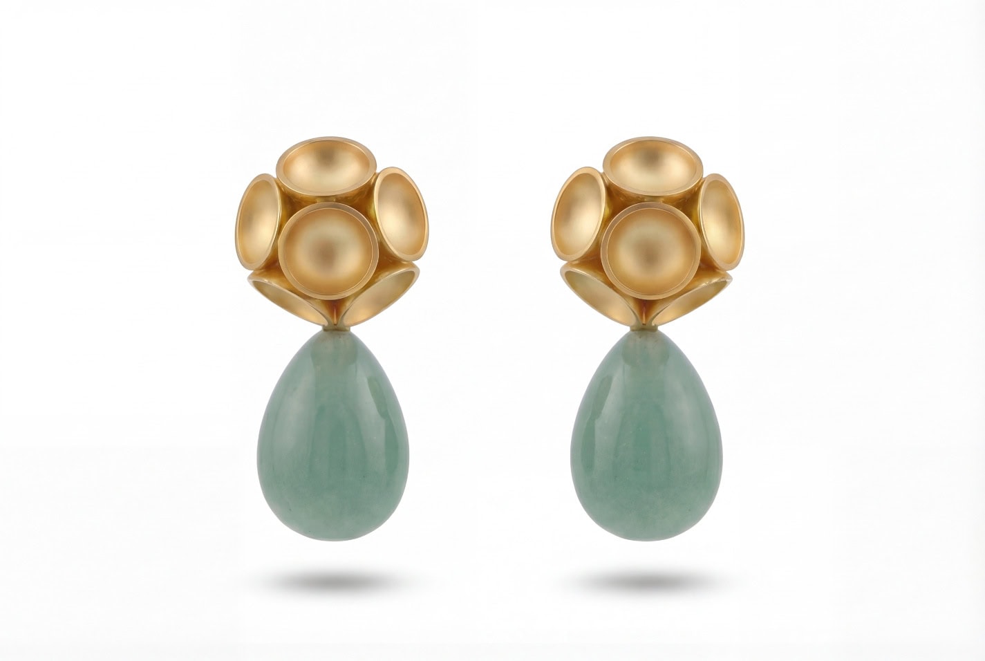 Ohrhänger der Schmuckserie "Disco" aus 750 Gold mit Aventurin Edelstein - Grote contraste Goldschmiede Köln Ehrenfeld