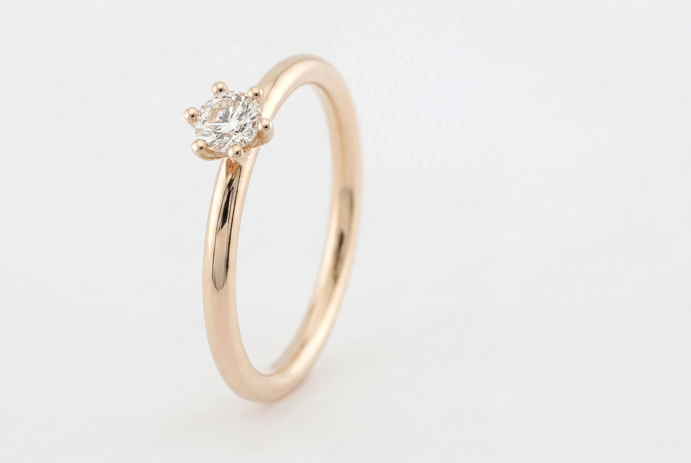 Verlobungsring 750er Roségold mit Brillanten in Krappenfassung Grote contraste Goldschmiede Köln