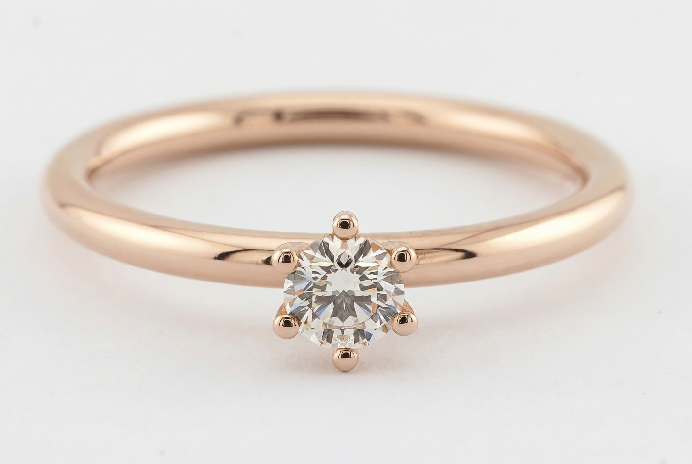 Verlobungsring 750er Gelbgold mit Brillanten liegende Darstellung Grote contraste Goldschmiede Köln